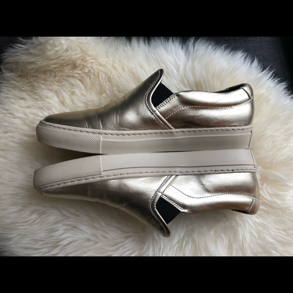 Common Projects Shoe - Picture 3 of 5